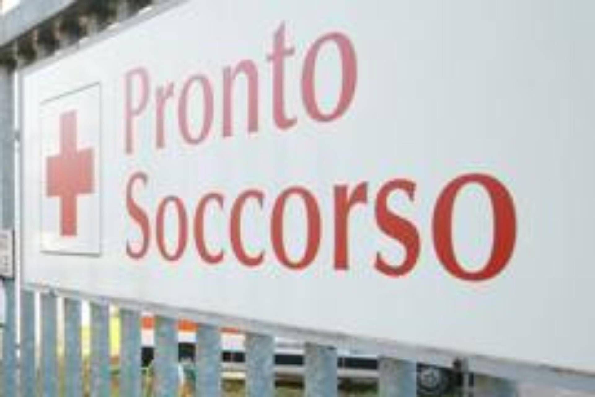 Mortalità in calo in Italia - più suicidi tra i giovani: il quadro Istat