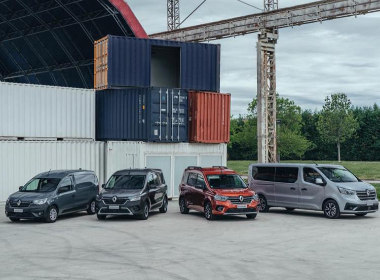 Renault rinnova la gamma di multispazio ed LCV