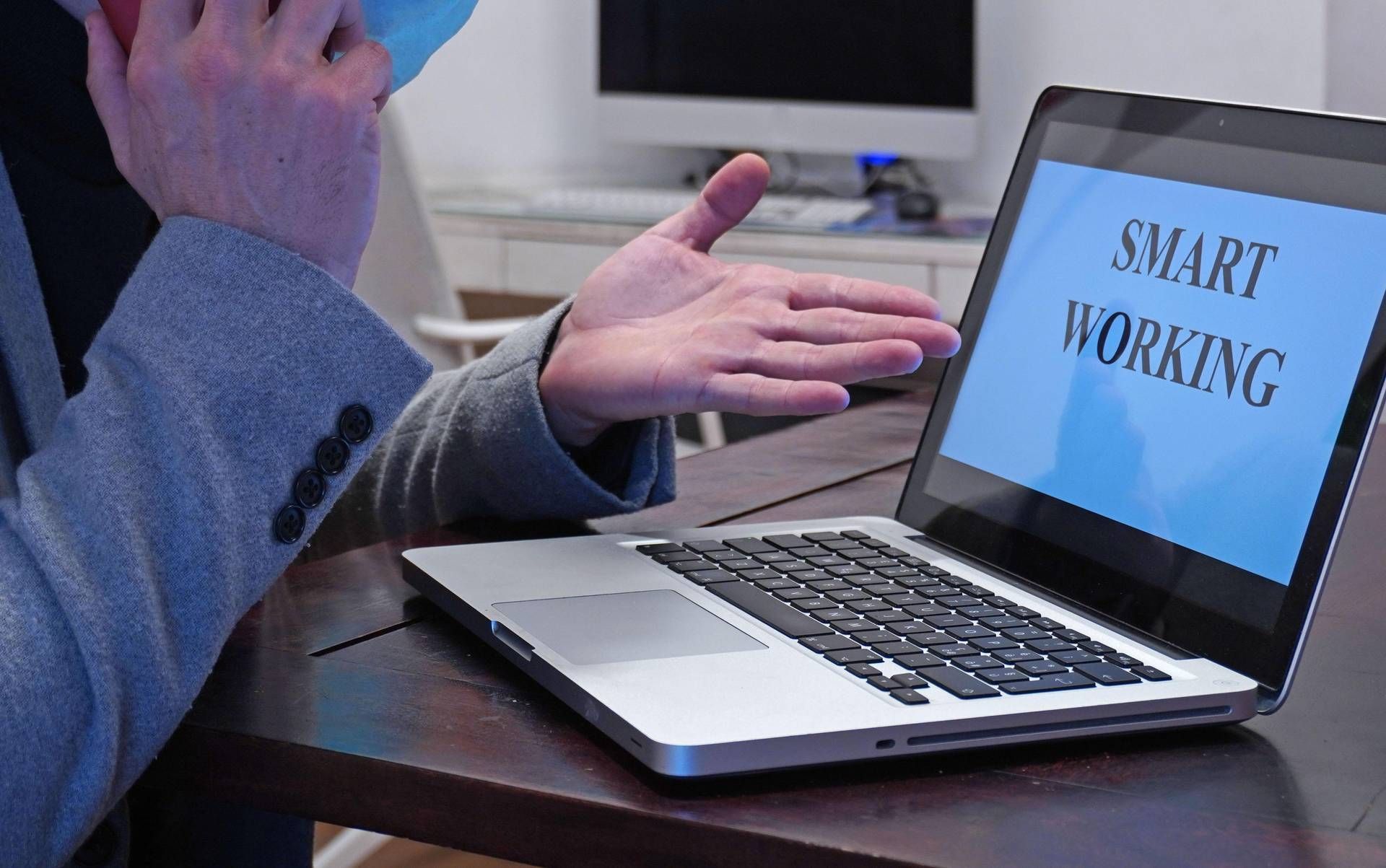 Work smarts. Work smarts. Работа для умных. Успешный человек. Work smarter.