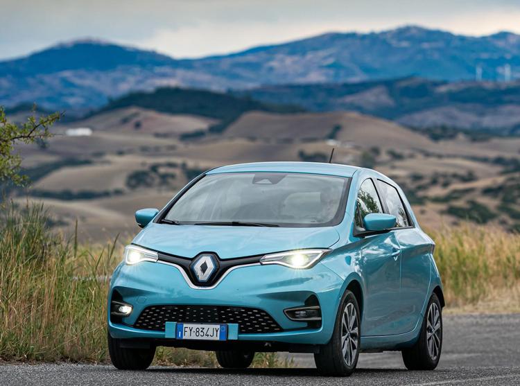Renault conferma leadership mercato EV, in Italia superati 20 mila veicoli elettrici