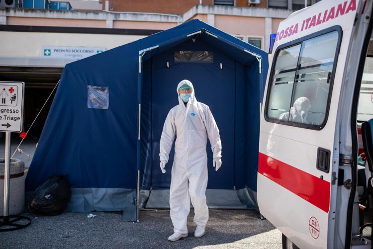 Covid Abruzzo, oggi 68 contagi e 2 morti: bollettino 23 maggio