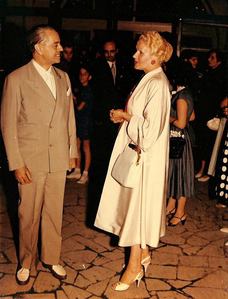 Jia Ruskaja nel 1956 con il ministro Gaetano  Martino