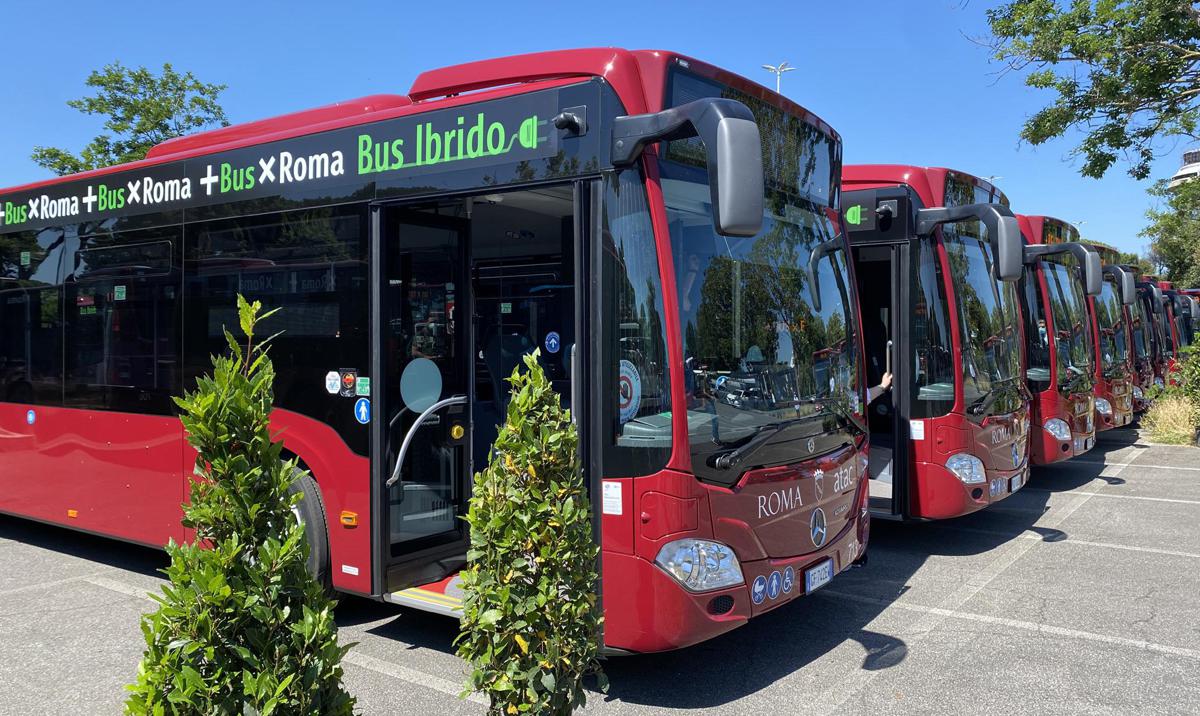 Atac, presentati 30 nuovi autobus ibridi