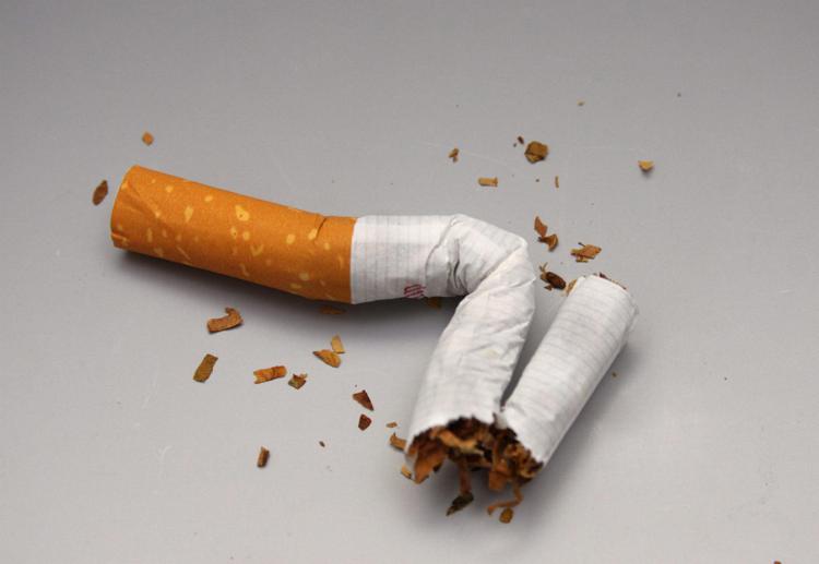 Fumo, esperti: 'Riduzione del danno funziona ma cattiva scienza e ortodossia ostacolano'