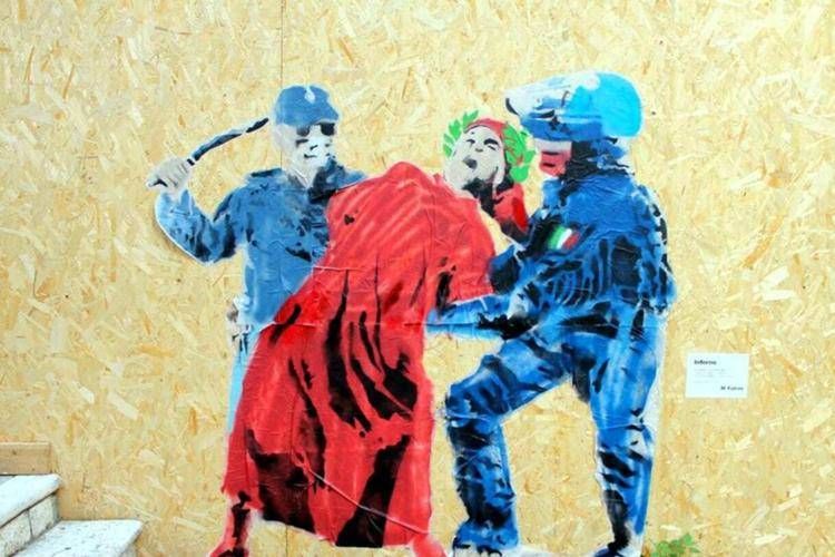 Street artist raffigura Dante picchiato da due poliziotti, protesta Sap