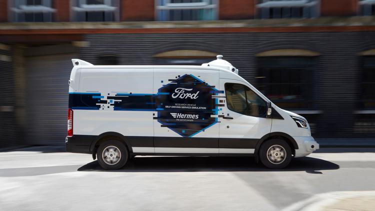 Ford ed Hermes esplorano il futuro delle consegne a domicilio con veicoli a guida autonoma