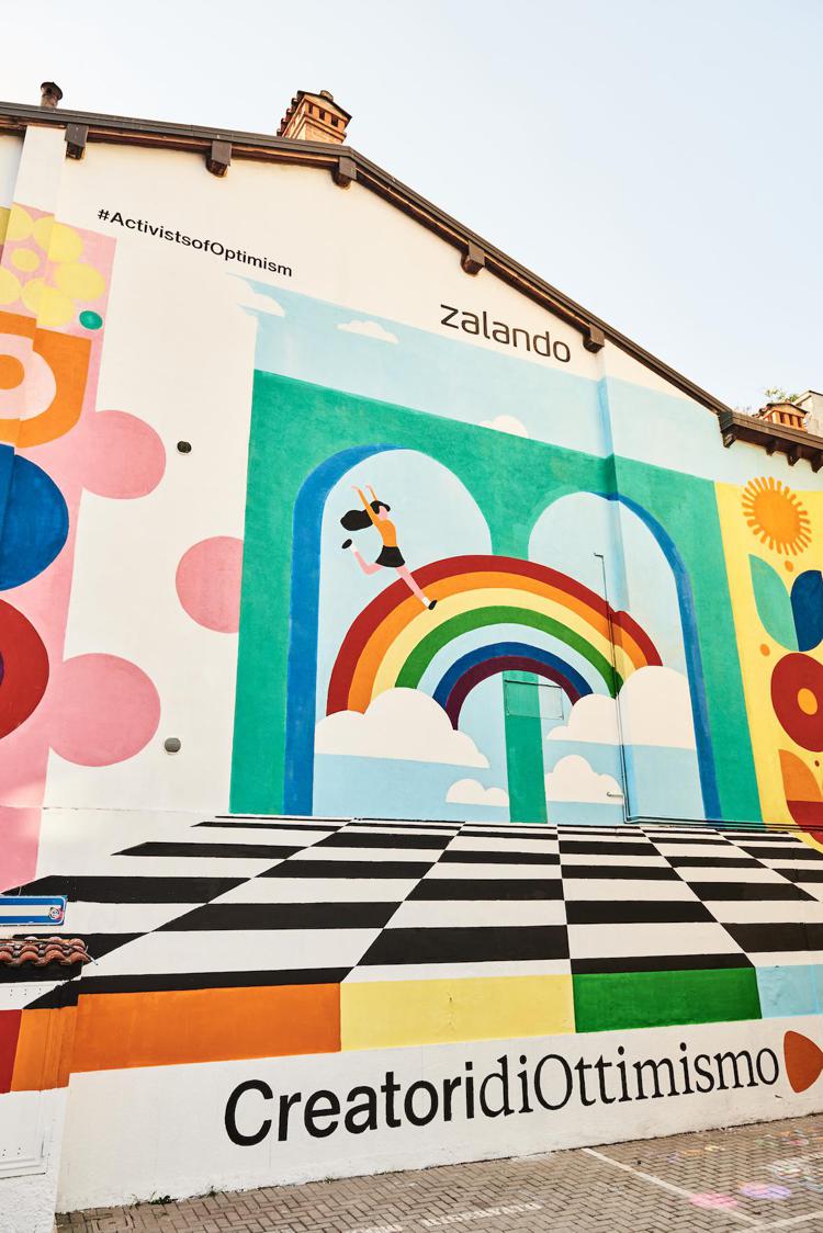 Mese del Pride, Zalando colora le strade di Milano e Roma