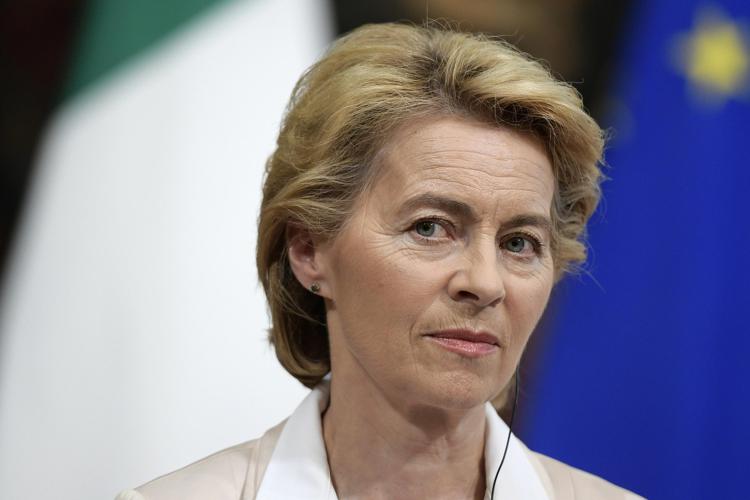 La presidente della Commissione Europea Ursula von der Leyen (Fotogramma)