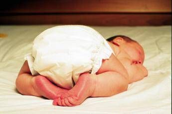 Mai più ‘Sole’ dopo il parto, un’associazione accanto alle mamme