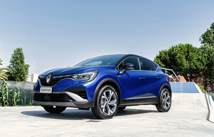 Arriva la versione full hybrid per la Renault Captur e-tech hybrid 145