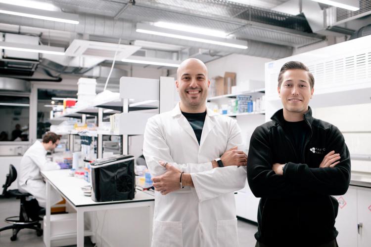 I Co-founders di FabricNano, da sinistra il fisico e Cto Ferdinando Randisi,  l'ingegnere e Ceo Grant Aarons (foto FabricNano) 