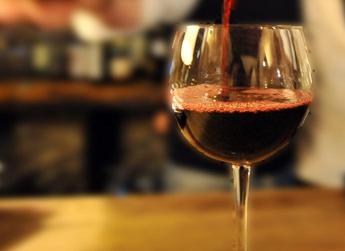 Red wine could reduce some blood fat enemies of the heart, a study is underway