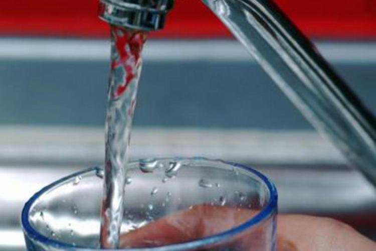 Siccità, ogni italiano consuma 245 litri di acqua al giorno