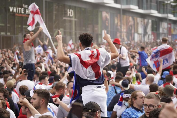 Italia-Inghilterra, tifosi inglesi provano a entrare senza biglietto
