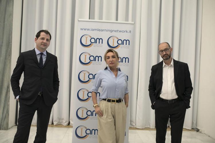 I fondatori di Iam Learning Network: da sinistra, Marco Cigna, direttore generale di ProfessioneFinanza, Alessandra Ghisleri direttrice di Euromedia Research e Stefano Ronchi, presidente dell'associazione e partner di Valore Srl.