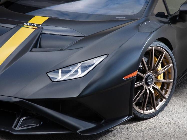 Bridgestone Potenza Race, pneumatici su misura per la Lamborghini Huracán STO