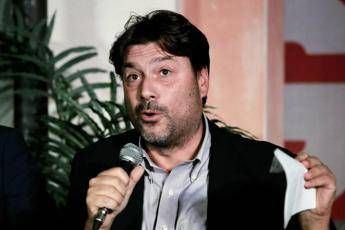 Berlusconi, Montanari and no flags at half-mast: he risks 3 months in prison