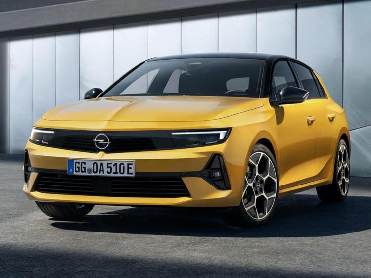 Da ottobre la nuova Opel Astra plug-in; dal 2023 la versione elettrica Astra-e