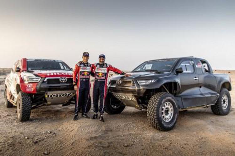 Toyota, pronti 4 equipaggi per la Dakar 2022