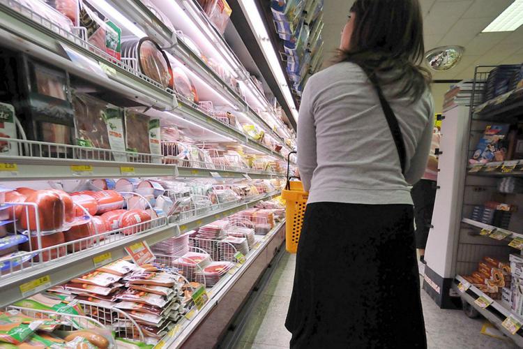 Pasta, olio, verdura e carne: prezzo aumenta, boom rincari