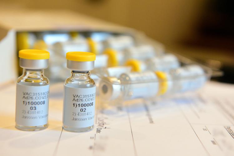 Vaccino Johnson & Johnson, effetti collaterali in circolare dose richiamo