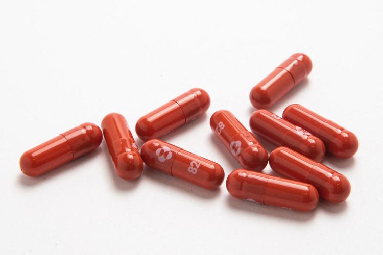 Pillola anti covid, primo ok Regno Unito a farmaco Merck