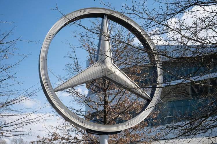 Mercedes, la Stella festeggia i suoi 'primi 100 anni'