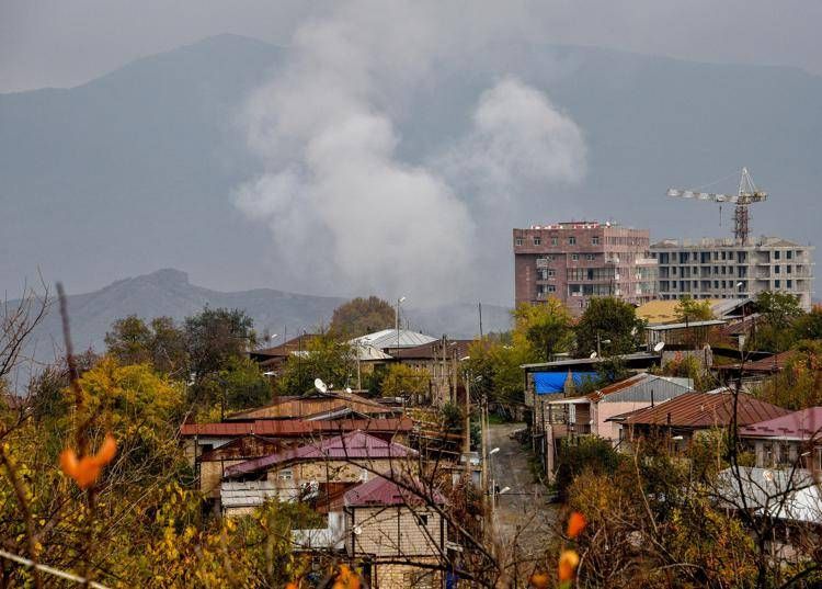 Armenia-Azerbaigian, Pashinian e Aliyev si impegnano alla pace alla Casa Bianca, ma molte le questioni aperte