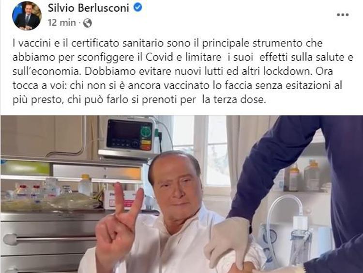 Terza dose vaccino per Berlusconi - Video