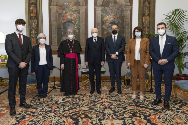 Il Presidente della Repubblica Sergio Mattarella e la delegazione Azione cattolica - Foto Quirinale 