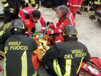 Earthquake, search for missing persons and toxic fumes: maxi firefighters and CRI exercise in Sicily