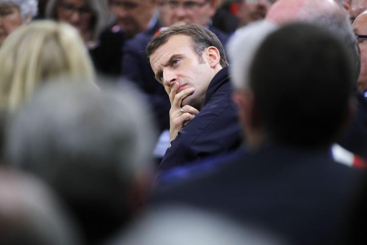 Covid oggi Francia, Macron ha ricevuto dose di richiamo