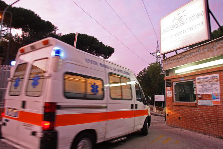 Variante Omicron Italia, 3 familiari 'paziente zero' positivi: 7 casi in Campania