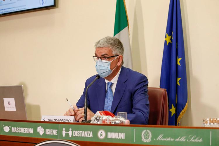 Silvio Brusaferro durante una delle conferenze stampa settimanali durante la pandemia di Covid - Fotogramma