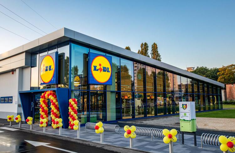 Lidl, a Natale oltre 200mila euro in beneficenza