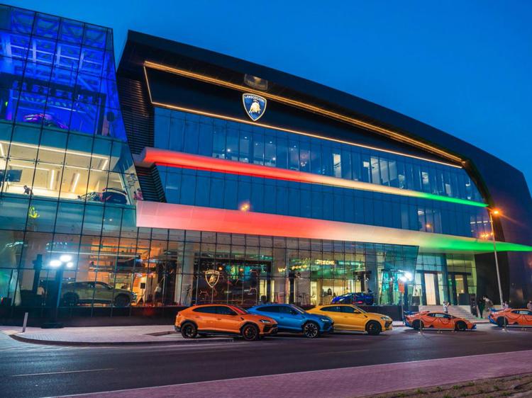 A Dubai la prima Lamborghini Lounge in Medio Oriente