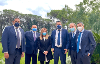 Center-right: “United on the Hill or alliance at risk”, and Meloni asks for “permanent direction”
