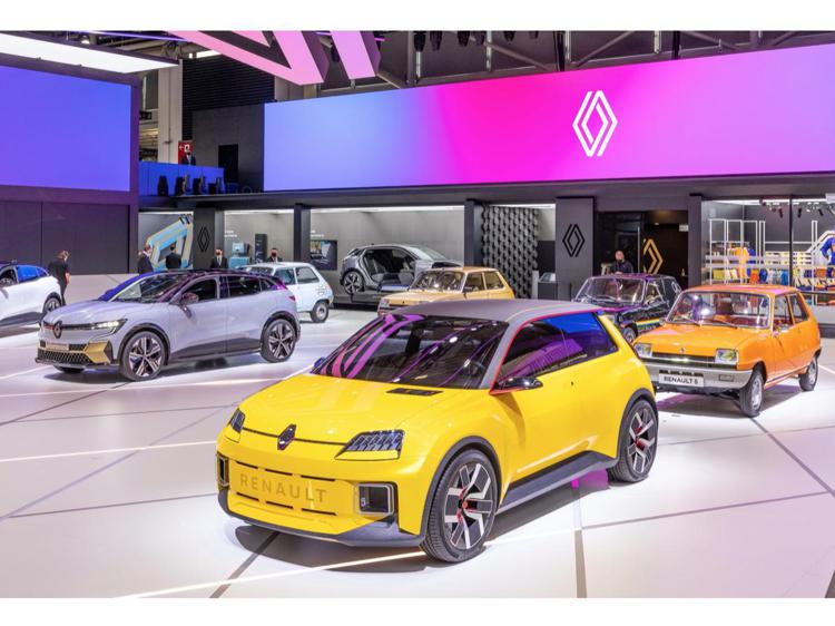 De Meo: nel 2030 solo EV per Renault in Europa