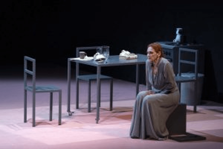 Elisabetta Pozzi in 'Troiane' di Euripide al teatro Quirino di Roma