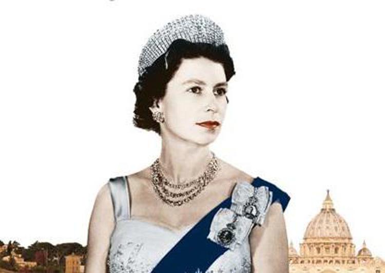 Un particolare della copertina del libro 'Elisabetta, la regina 'italiana' - La lunga storia d'amore che lega i Windsor al nostro Paese' 