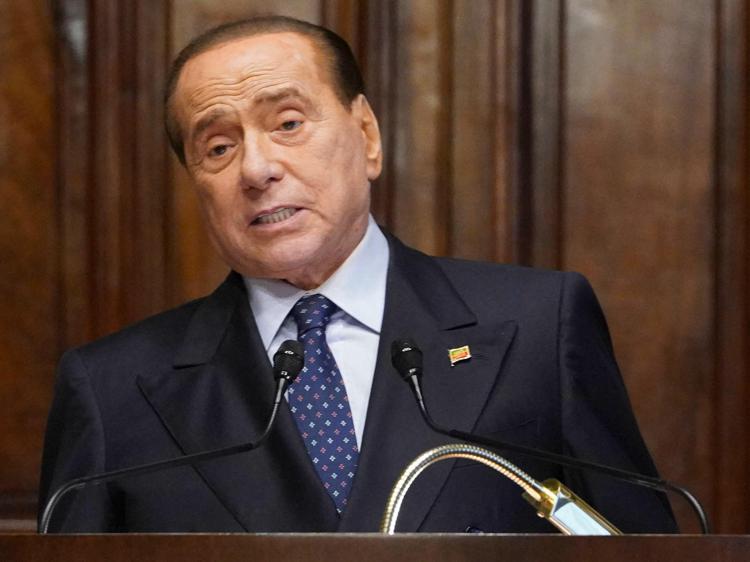 Quirinale 2022, nella notte torna il nome di Berlusconi