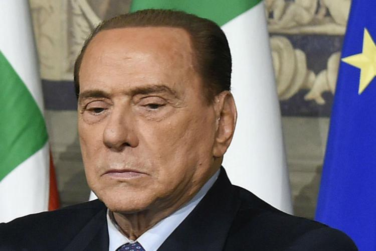 Berlusconi, da alcuni giorni controlli medici al San Raffaele