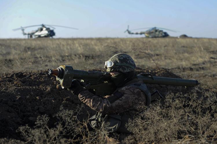 Militare ucraino  nell'est del Paese.  - (Afp)