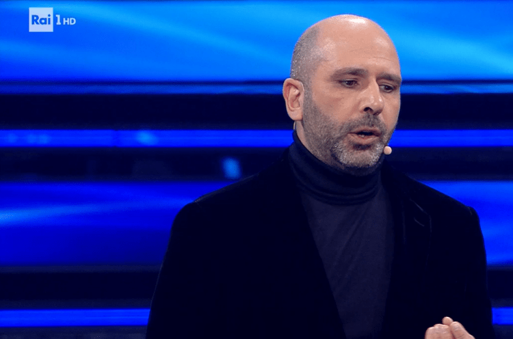 Sanremo 2022, Checco Zalone e la ‘favola’ contro l’omofobia