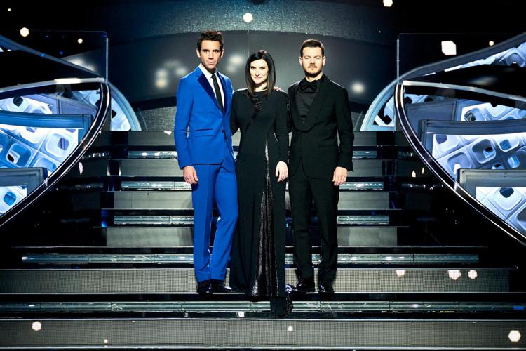 Sanremo 2022, Laura Pausini: dal palco l'annuncio su Eurovision