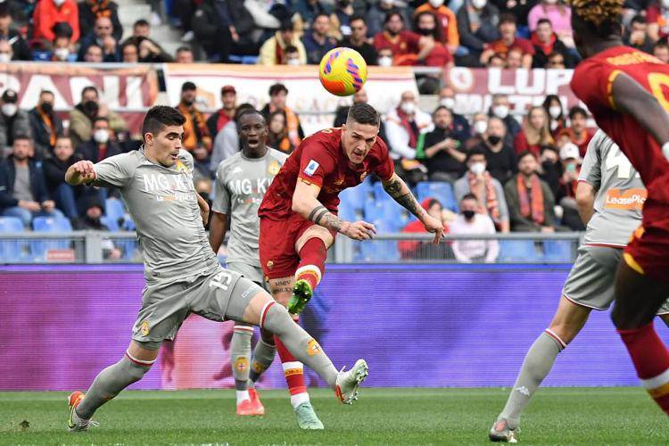 Roma-Genoa 0-0, doppia beffa per Zaniolo: gol annullato e rosso