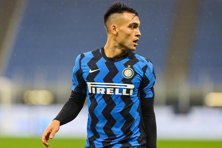 Derby Inter-Milan, Lautaro multato per insulti a Theo Hernandez - Video