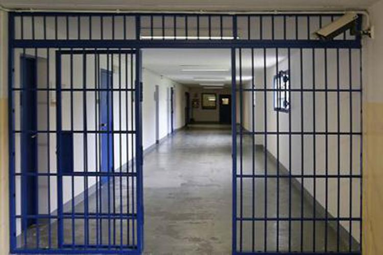 Covid, casi in calo nelle carceri: Positivi 2.987 detenuti e 1.337 poliziotti penitenziari