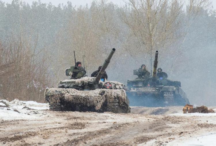 Reparti delle forze armate Ucraine (Afp)