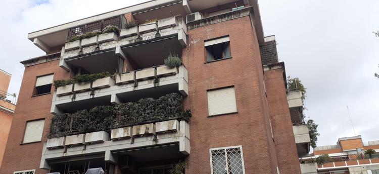 Roma: incendio in appartamento, morto anziano